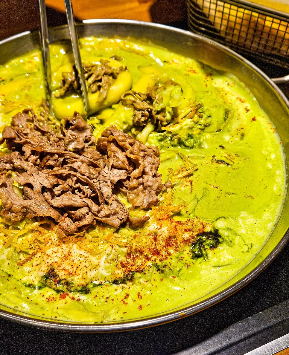 Community topic media