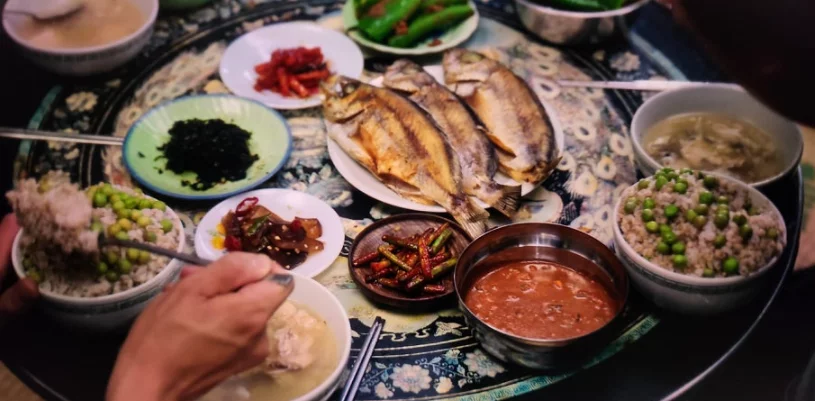 Community topic media