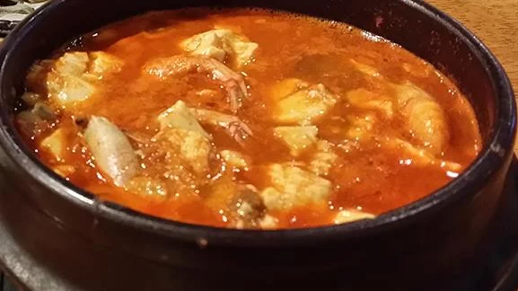 Community topic media