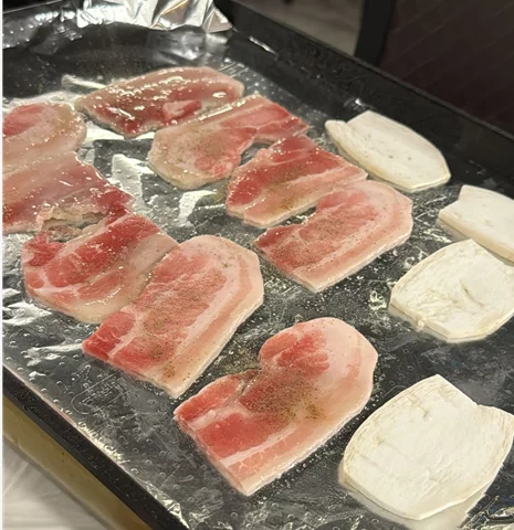 Community topic media