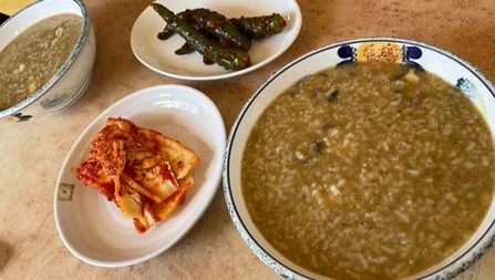 Community topic media