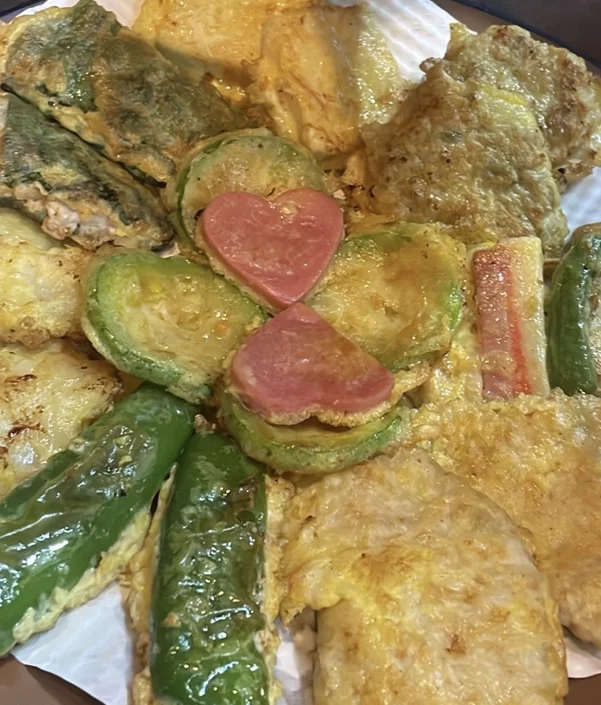 Community topic media