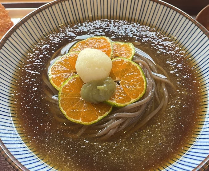 Community topic media