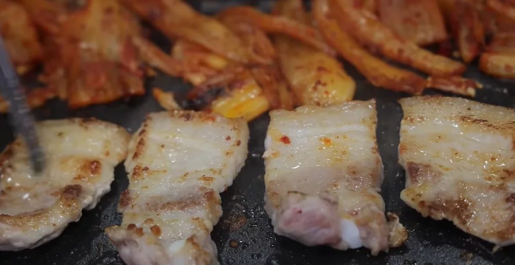 Community topic media