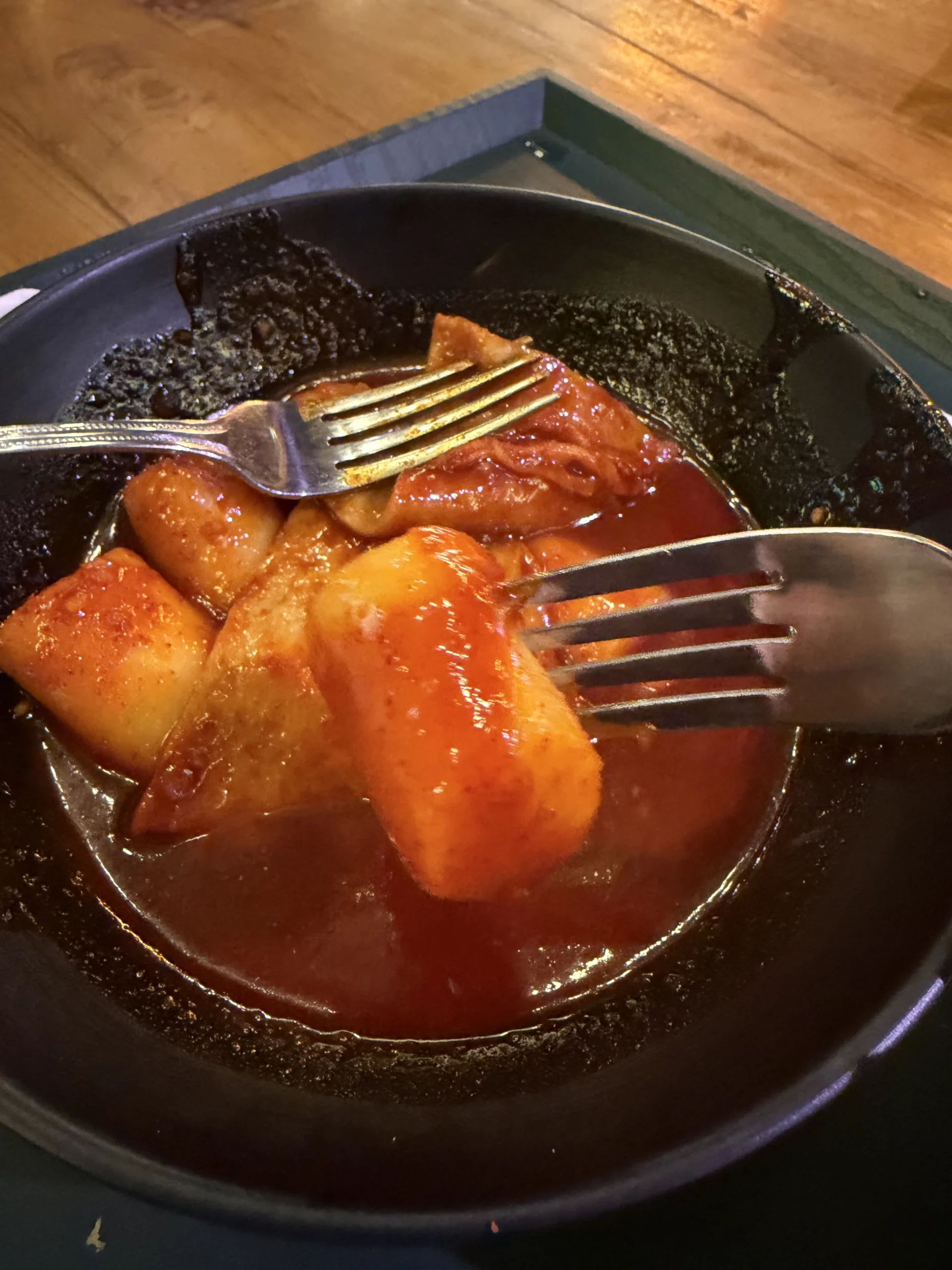 이가네 Tteokbokki (떡볶이) hits different — thick, chewy & saucy