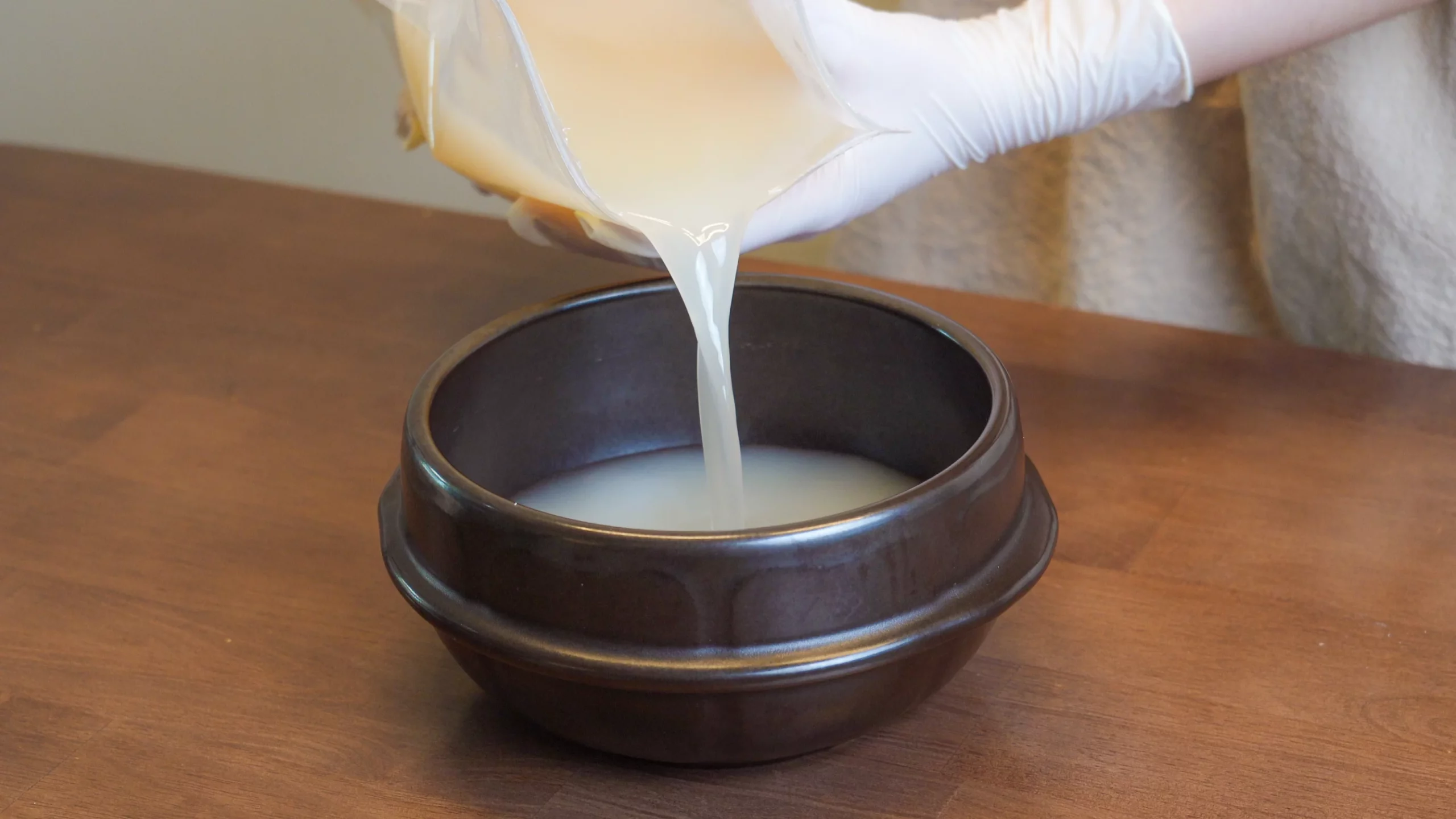 How to Make Korean Beef Bone Broth (Sagol-Gukmul)