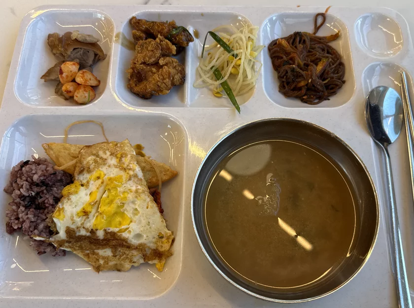 Community topic media