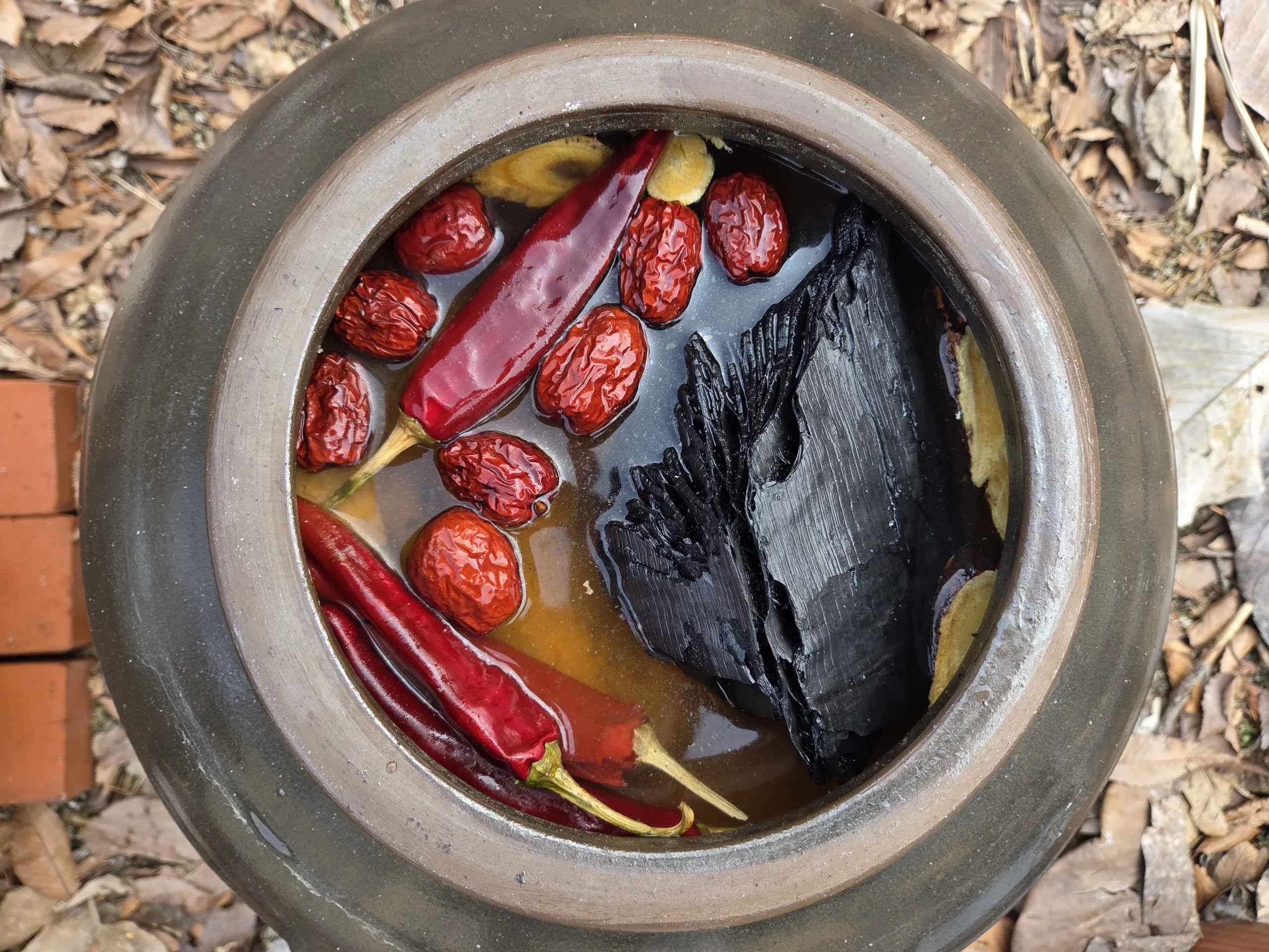 Community topic media