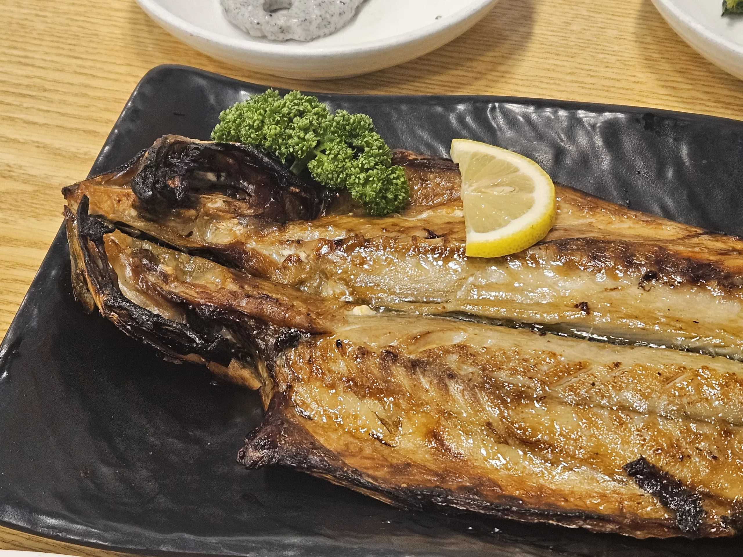 Oven-roasted mackerel today.