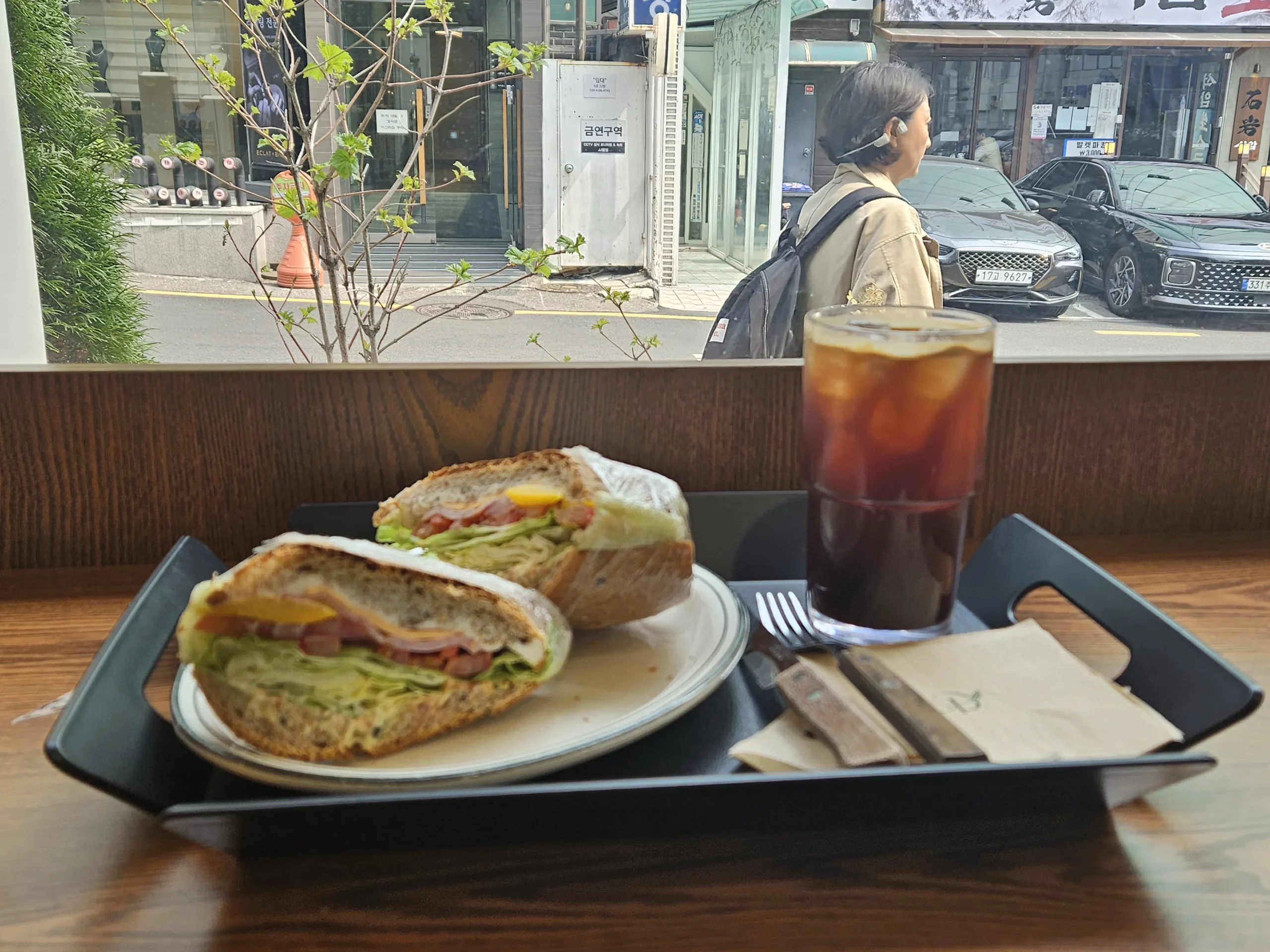 Community topic media