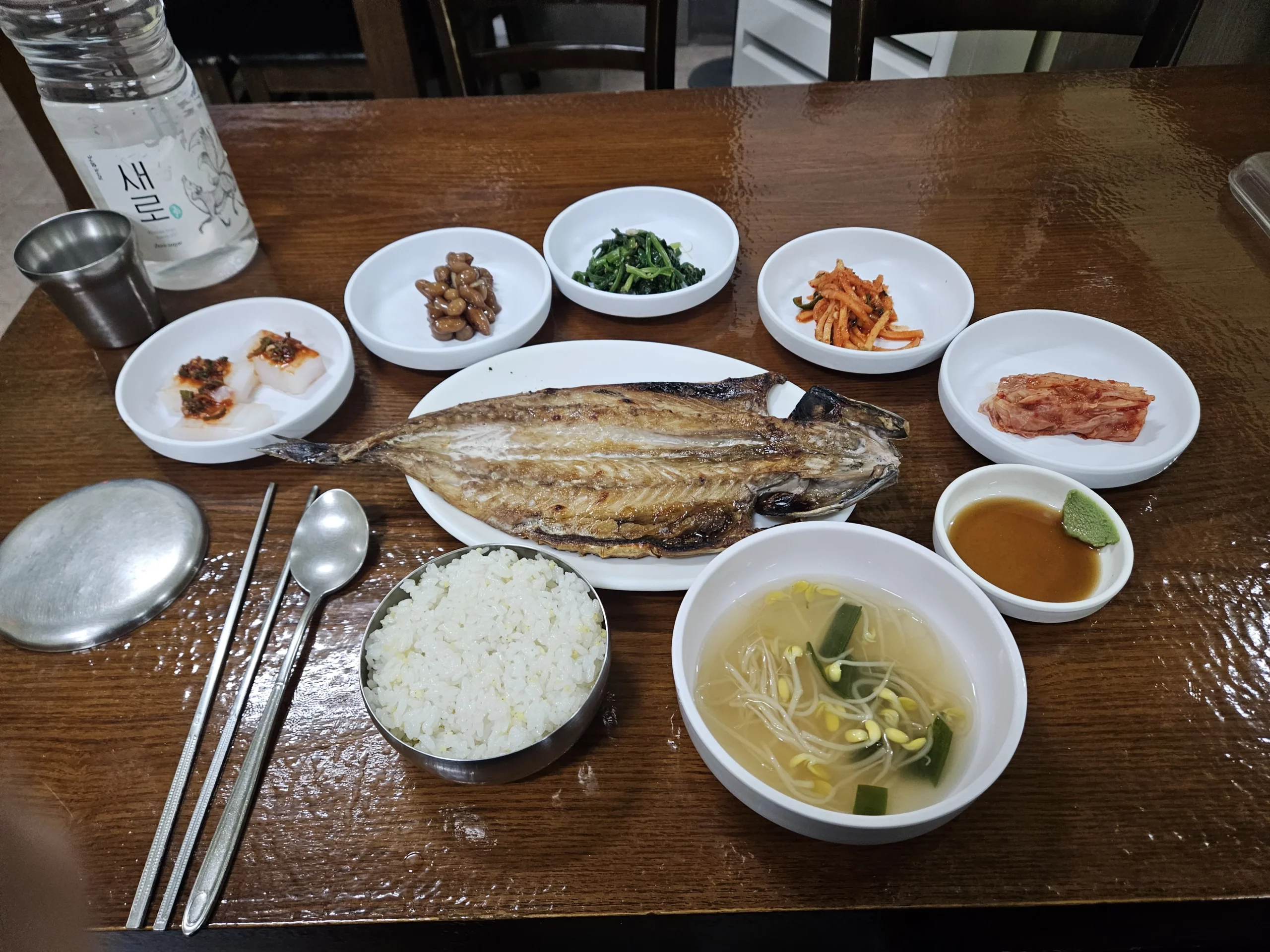 Community topic media