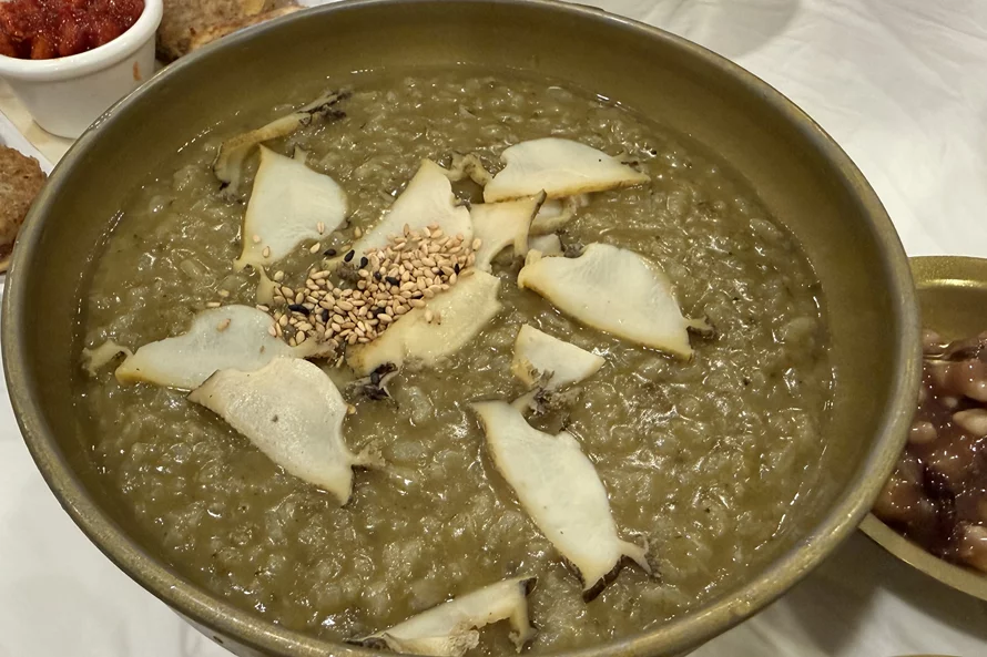 Community topic media