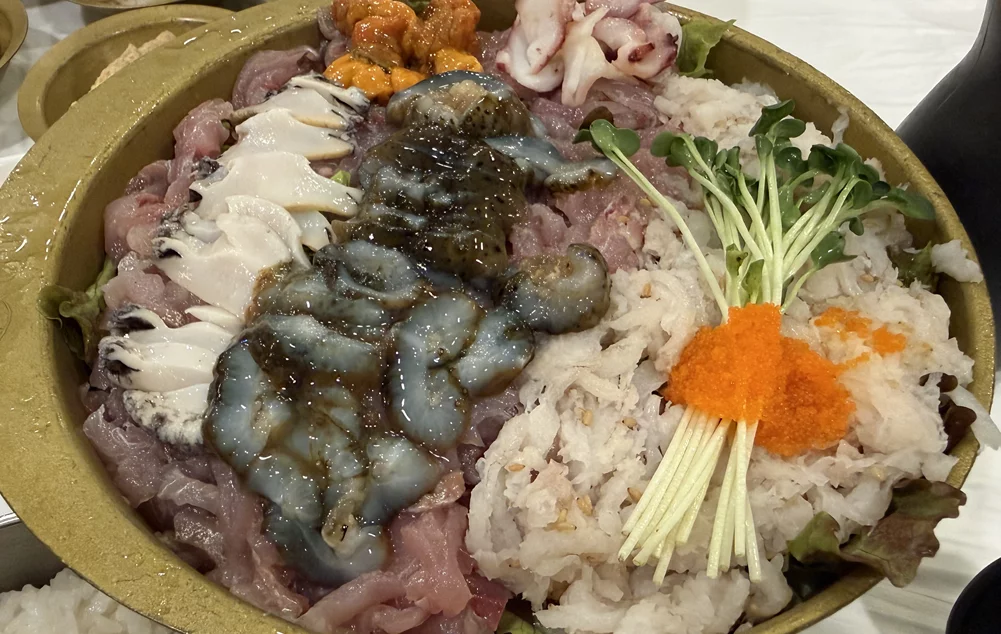 Community topic media