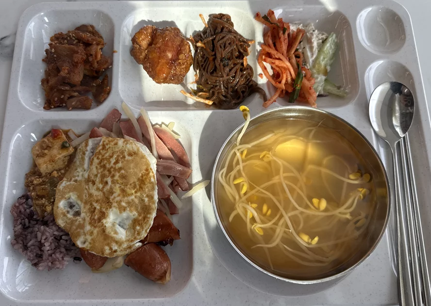 Community topic media