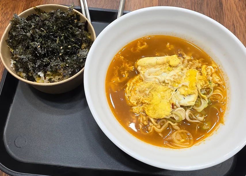 Community topic media