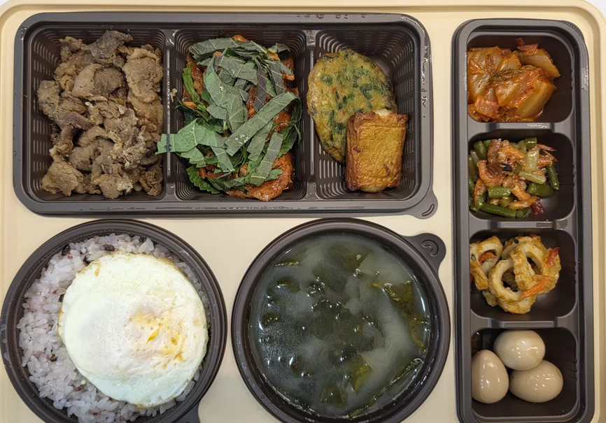 Community topic media