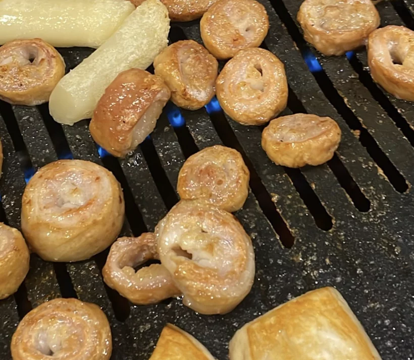 Community topic media